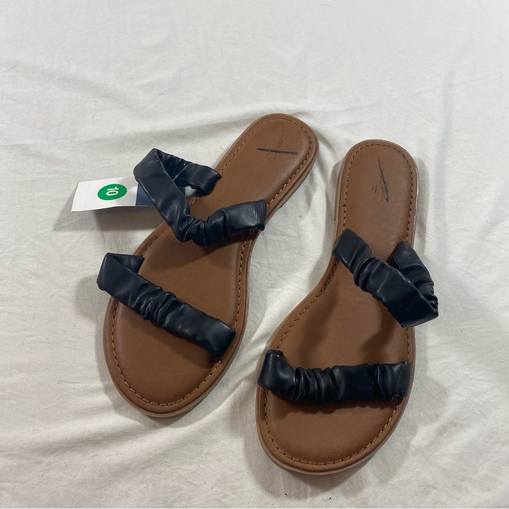 Universal Thread Black and Brown Sandals with Ruched Strap - Picture 4 of 4
